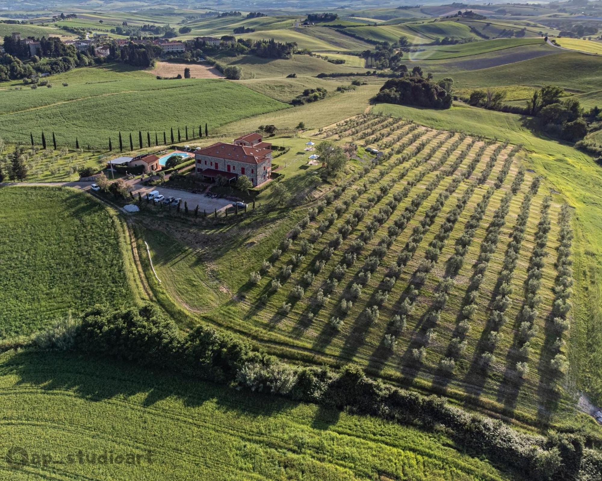 Il Poggio Della Pieve Apartments Санта Луче Екстериор снимка