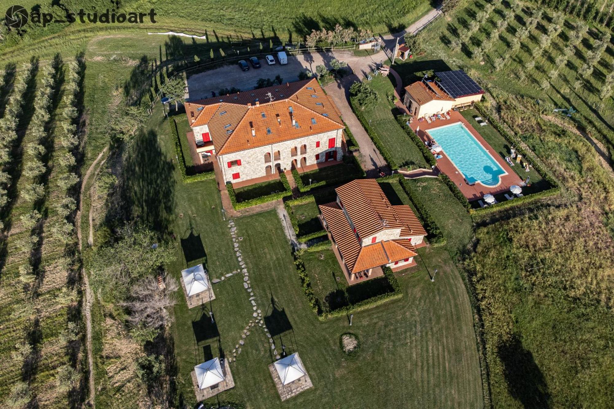 Il Poggio Della Pieve Apartments Санта Луче Екстериор снимка